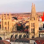 Mirando A La Catedral Desde Plaza Vega Apartmán Burgo