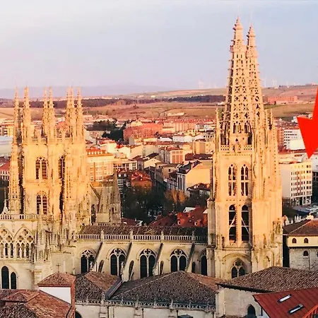 Mirando A La Catedral Desde Plaza Vega Lägenhet Burgo