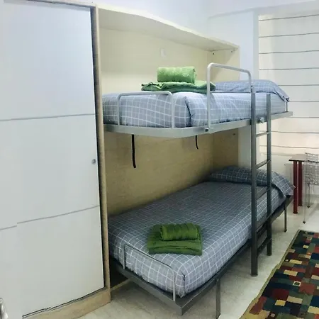 Mirando A La Catedral Desde Plaza Vega