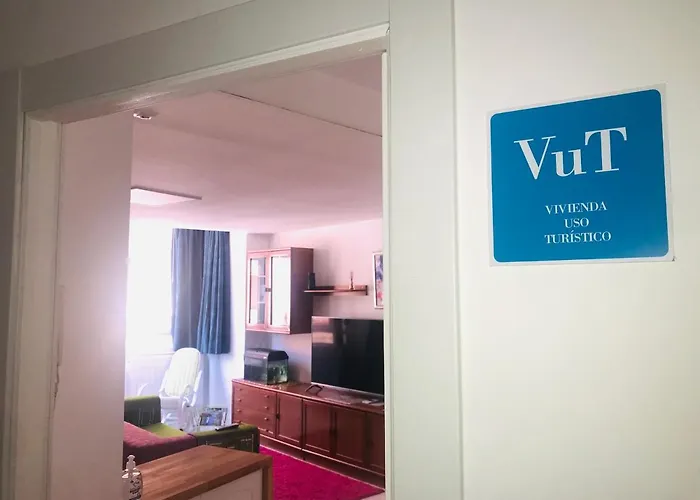 Mirando A La Catedral Desde Plaza Vega 公寓 *