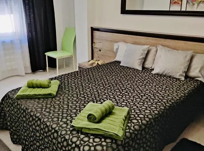 Mirando A La Catedral Desde Plaza Vega アパート Burgo