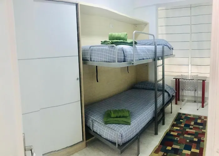 Mirando A La Catedral Desde Plaza Vega